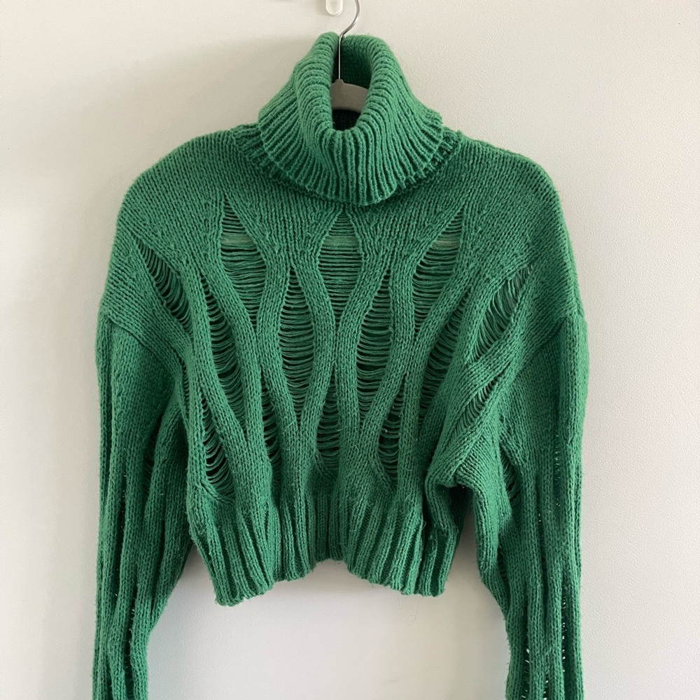 Cropped distressed turtleneck sweater in green